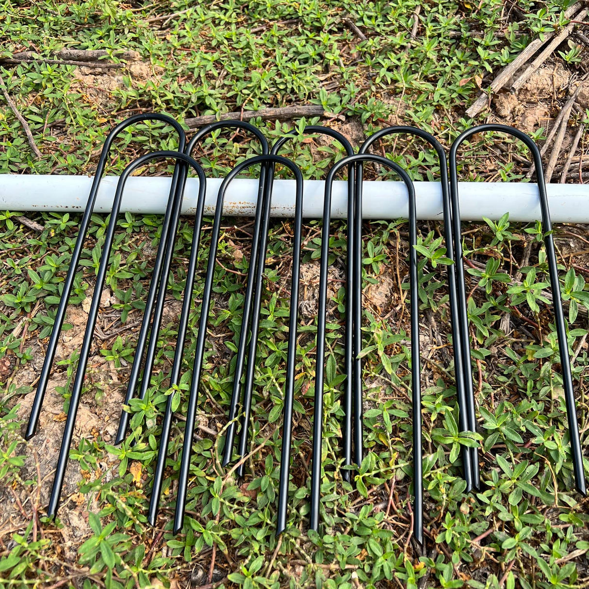 Heavy Duty Trampoline Anchors High Wind U-Shaped Sharp Ends Ground Anchor Galvanized Steel 11.8inch Safety Stakes for Soccer, Tents and Garden Decorations (Black 8pcs) Zaijmlwwn