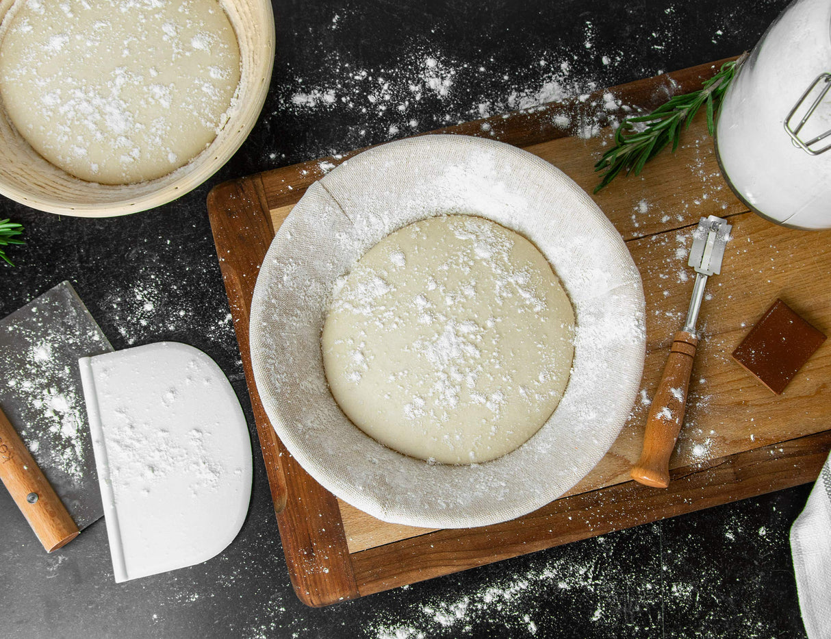 Kook Proofing Set, Sourdough Bread, 2 Rattan 9 Inch Banneton Baskets, 2 Basket Covers, Metal Scraper, Plastic Scraper, Scoring Lame, 5 Blades and Case, Baking Kit, Dough Bowls, Round Shape KooK