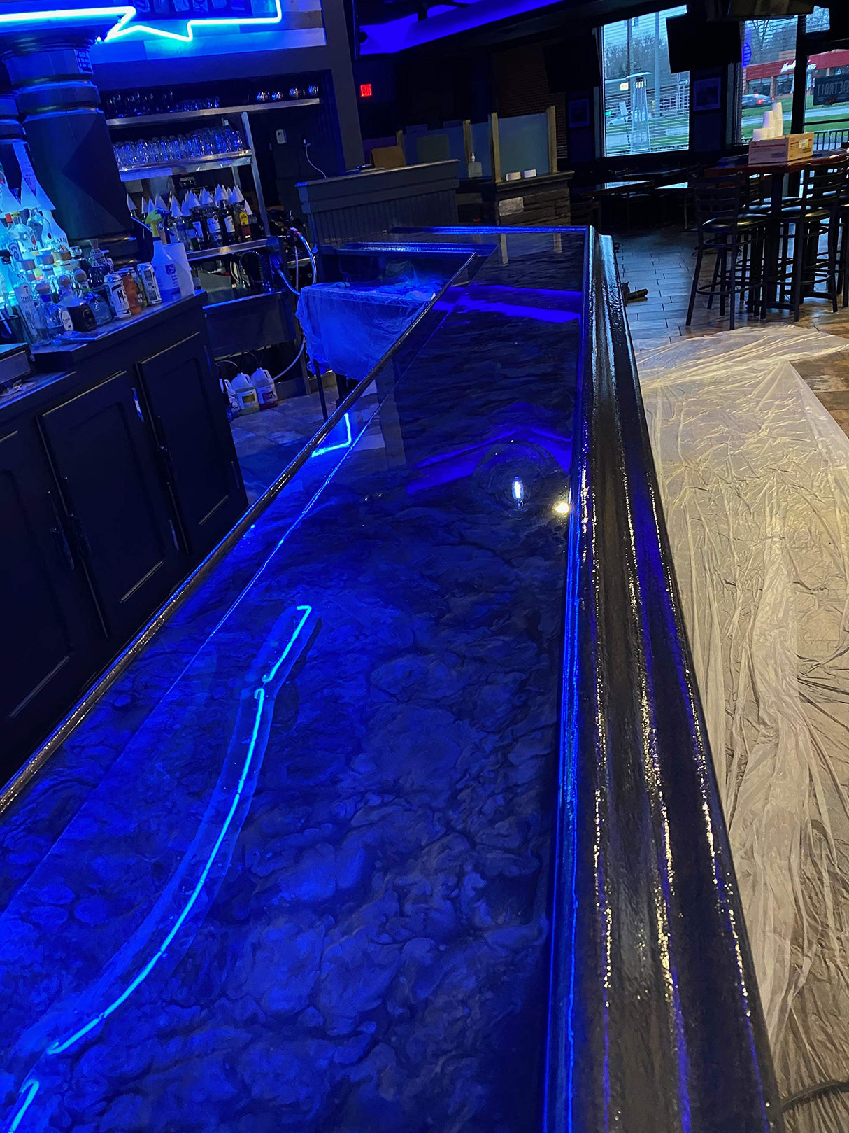 Simiron Table Top Epoxy Resin and Hardener Kit, Protective Coating for Countertops, Dining Tables and Wood Furniture, Crystal Clear, 1 Gal. SIMIRON