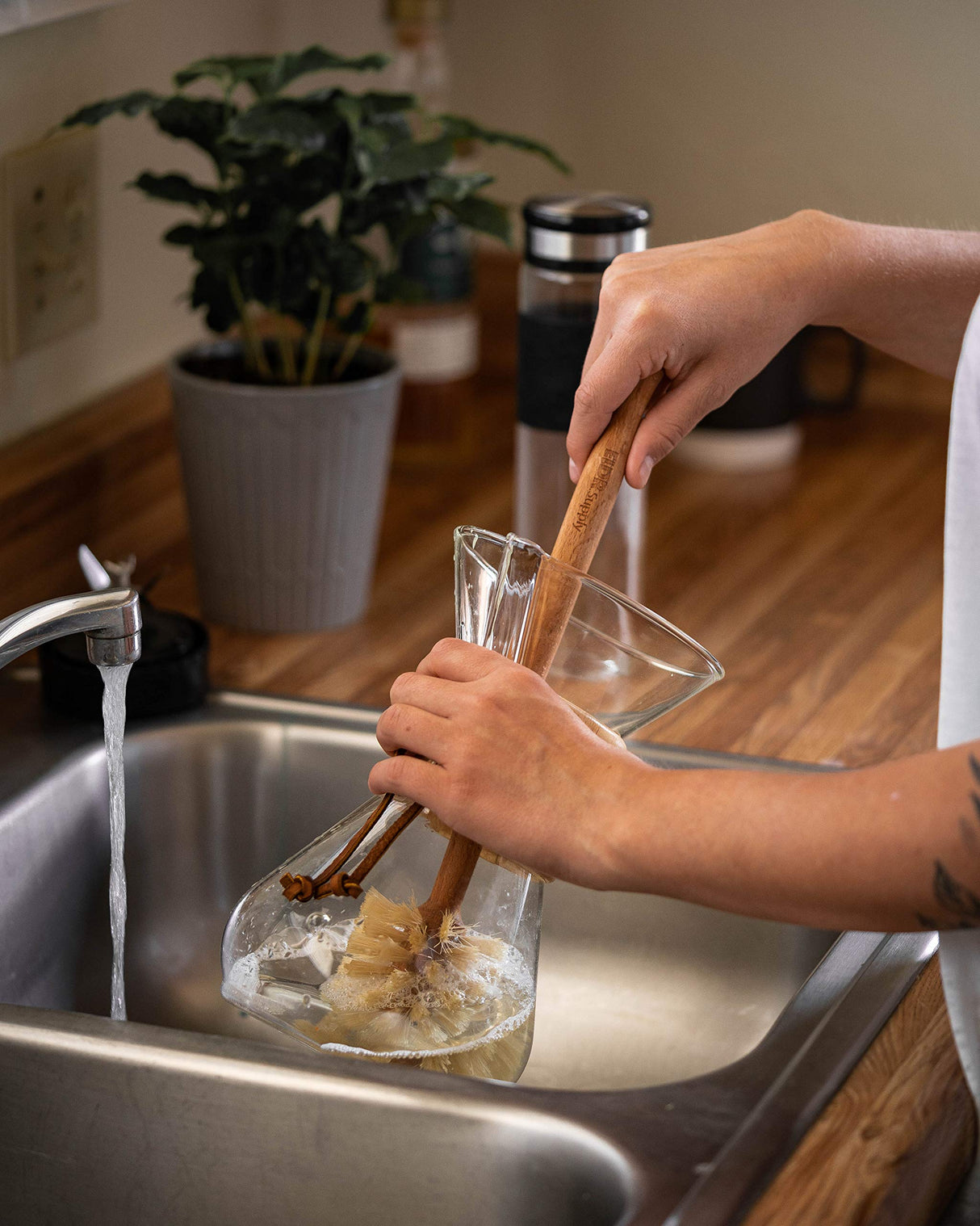 ELDR Supply Bottle Brush, 14in Extra Long German Beechwood Handle, Strong Hemp Bristles, Zero Waste, Cleans and Scrubs Hard to Reach Wide Mouth Jars, Glasses, and Tumblers ELDR Supply