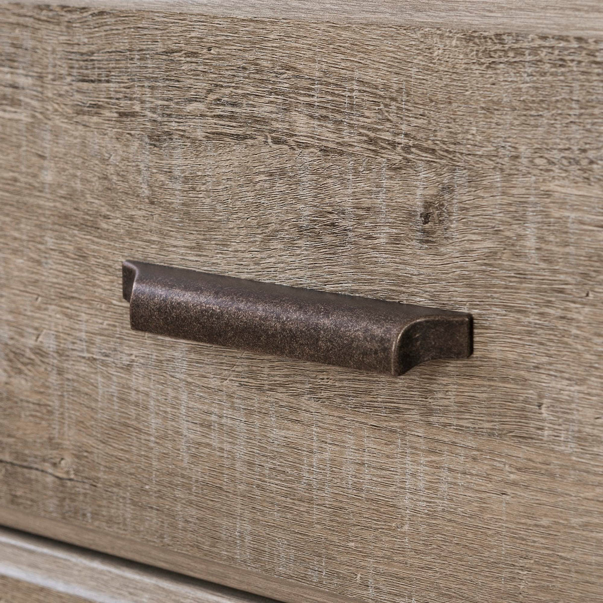 South Shore Versa Collection 8-Drawer Double Dresser, Weathered Oak with Antique Handles South Shore