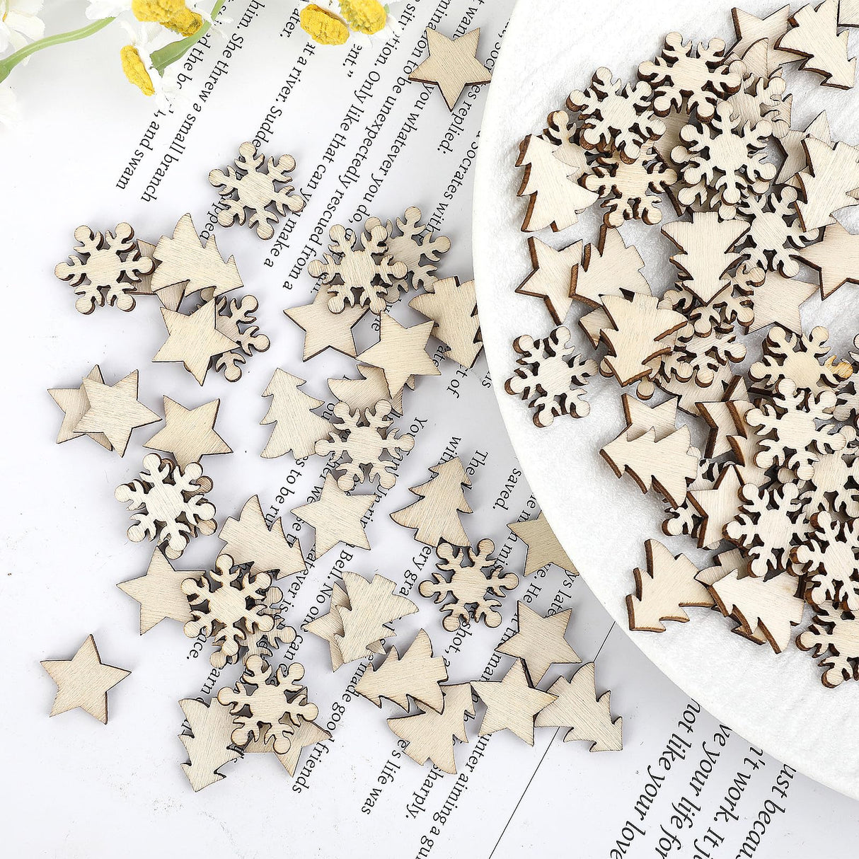 JJUNW 100Pcs Unfinished Wooden Stars Ornaments, Cutout Blank Wood Pieces Star, 0.59'' Small Wooden Stars for Crafts, Natural Wooden Cutouts Ornaments for Christmas Wedd (Christmas Tree Snowflake Star) JJUNW