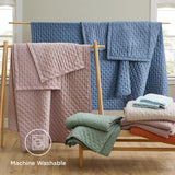 Bedsure King Quilt - Ultra Soft Quilt Bedding for Modern Farmhouse Bedroom Decor, Lightweight All-Season King Size Comforter, Natural Bedspread Coverlet 106x96 Inch Bedsure