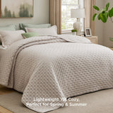 Bedsure King Quilt - Ultra Soft Quilt Bedding for Modern Farmhouse Bedroom Decor, Lightweight All-Season King Size Comforter, Natural Bedspread Coverlet 106x96 Inch Bedsure