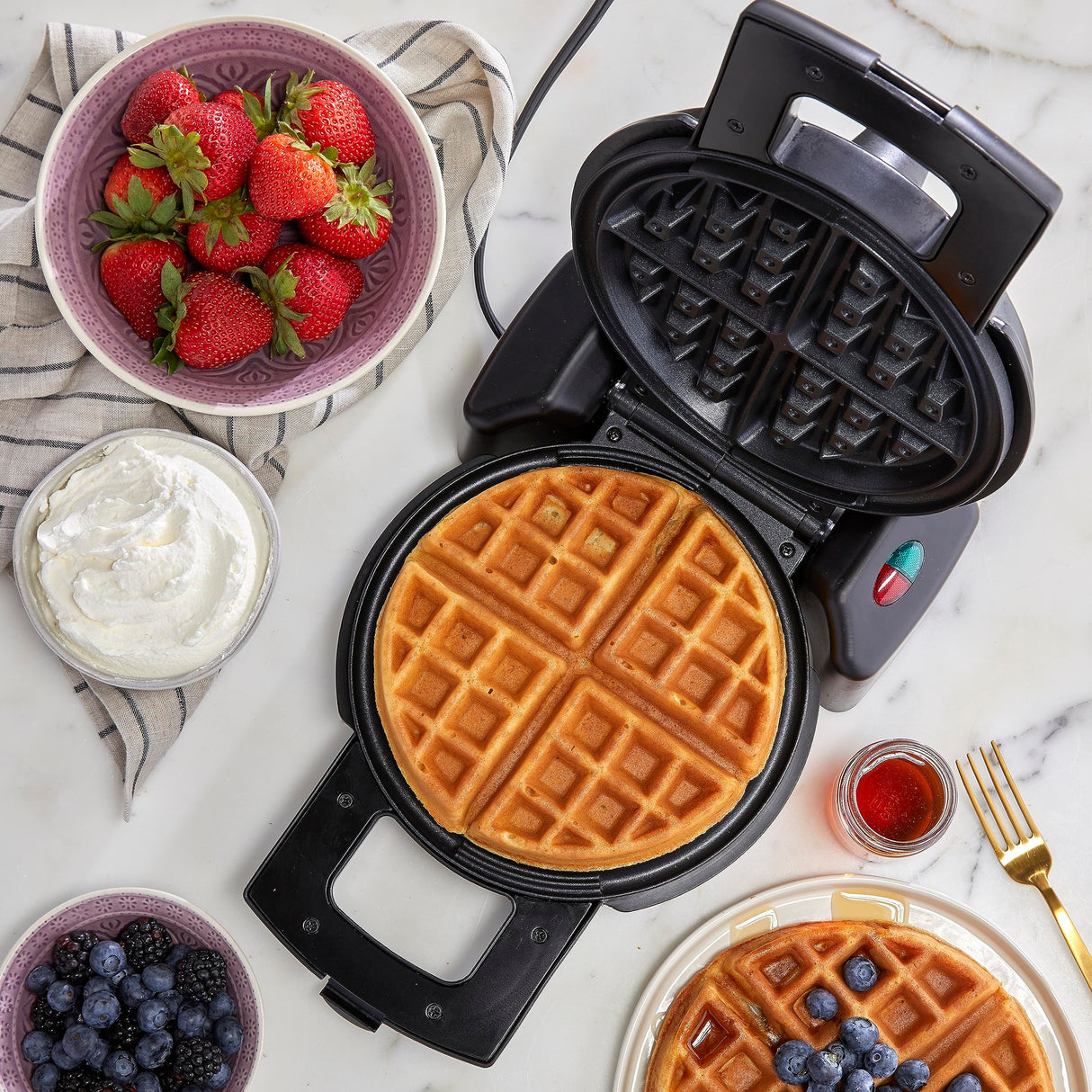 West Bend Belgian Waffle Maker, Makes 7-Inch Waffles, 180-Degree Flip with PTFE-Free Non-Stick Plates, Vertical Storage and Non-Skid Rubber Feet, 1000-Watts, Black West Bend