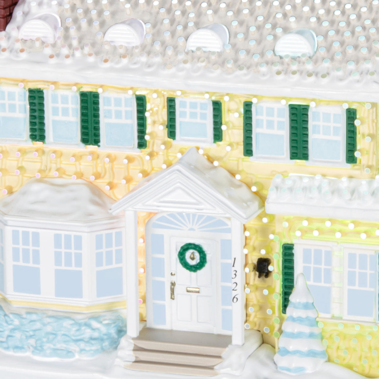 Hallmark Keepsake 2.51" Mini Christmas Tree Topper, National Lampoon's Christmas Vacation ShowToppers Musical With Light, Christmas Movie Gifts Hallmark Keepsake