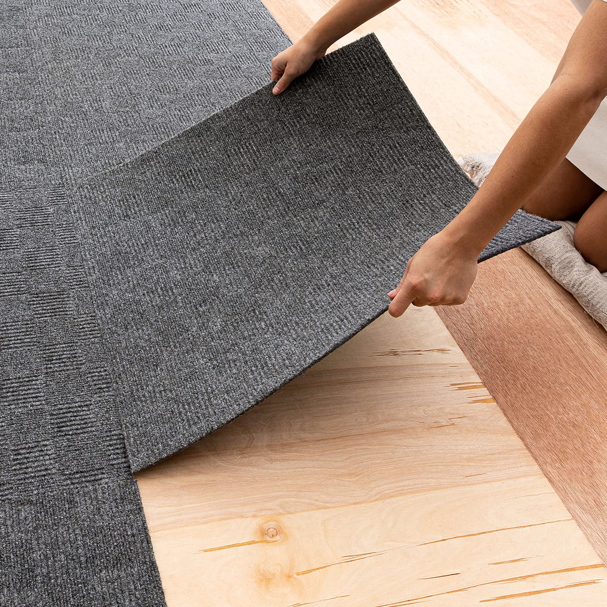 Mohawk Home 24" x 24" Indoor/Outdoor 0.25" Pile Height, Peel and Stick Carpet Tile, Grey Polyester, (Pack of 15) (60 sqft/Box) Mohawk Home