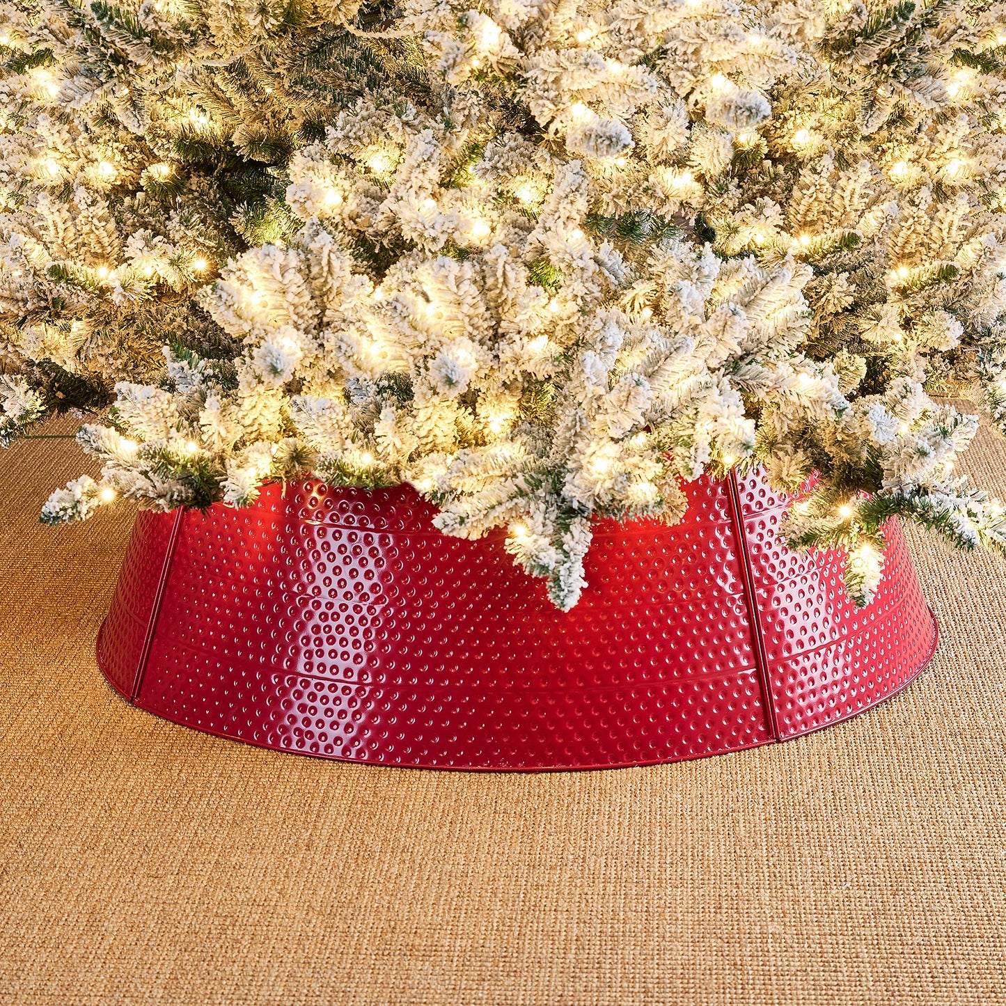 Glitzhome 40.5" D Christmas Red Hammered Metal Tree Collar, Decorative Tree Stand Cover Tree Ring for Christmas Decor