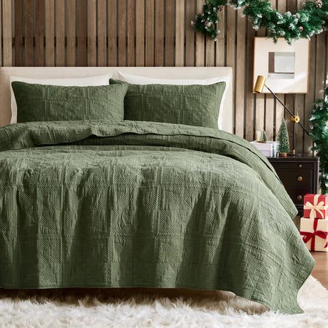 WDCOZY Olive Green Christmas Quilt Queen Size, 100% Cotton Lightweight Reversible Bedding Set with 2 Pillow Sham, Xmas Tree Block Pattern Farmhouse Bedspread Coverlet Holiday Thin Comforter All Season WDCOZY