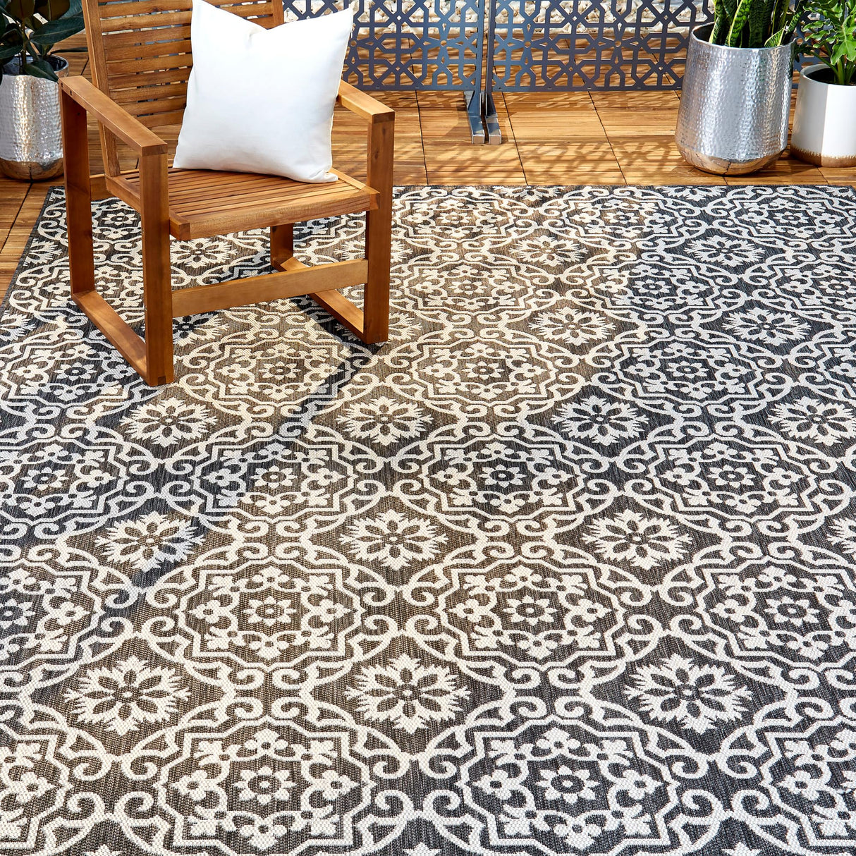 Nicole Miller New York Patio Country Julia Transitional Geometric Indoor/Outdoor Area Rug, Black/Grey, 3'11"x5'2" Nicole Miller New York