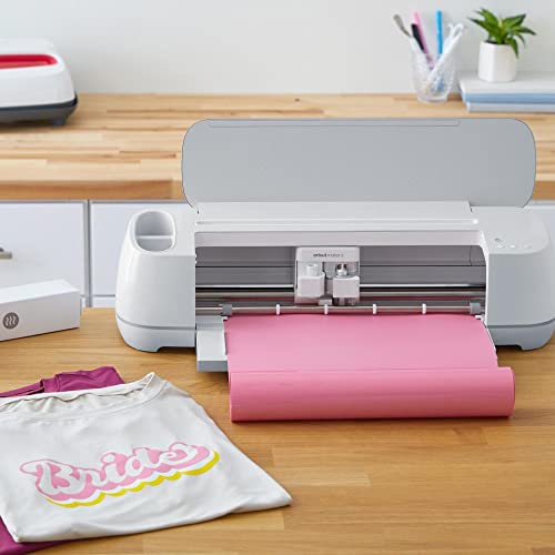 Cricut Smart Iron On (13in x 9ft, Black) for Explore 3 and Maker 3 - Matless cutting for long cuts up to 12ft Cricut