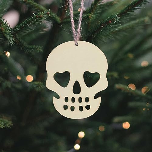 Creaides 20pcs Halloween Skull Wood DIY Crafts Cutouts Wooden Skull Shaped Hanging Ornaments with Hole Hemp Ropes Gift Tags for DIY Projects