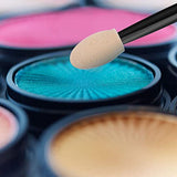 Cuttte 120PCS Disposable Dual Sides Eye Shadow Sponge Applicators with Container, 2.44' Length Eyeshadow Brushes Makeup Applicator Cuttte