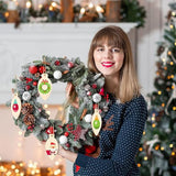 VOSAREA 50pcs Light Bulb Wood Cutouts Christmas Unfinished Wooden Light Bulbs Light Bulb Shaped Wood Ornaments Xmas Tree Hanging Embellishments VOSAREA