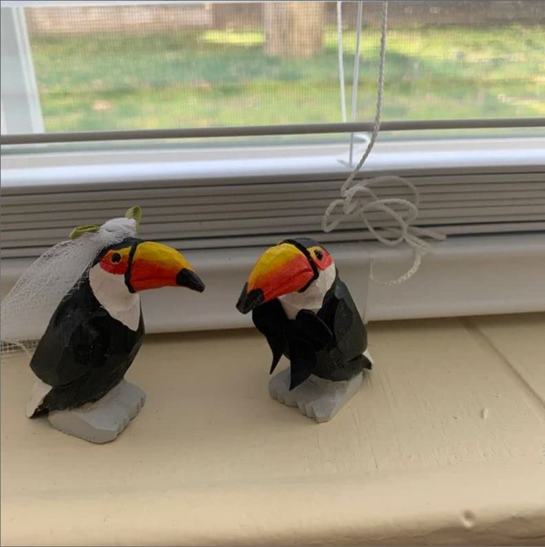 Selsela Toucan Bird Figurine Statue Tropical Yellow Beak Decor Miniature Sculpture Art Wood Carving Selsela