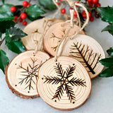 JEUIHAU 10 PCS 6.7-7 Inches Natural Wood Slices with Holes, Unfinished Predrilled Wooden Circles Tree Bark Slice, Blank Wooden Log Circles for DIY JEUIHAU