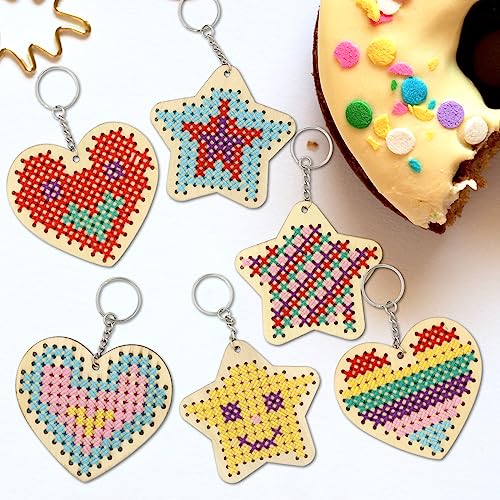VKPI Wooden Cross Stitch Kits for Kids, Make Your Own 6 Cross Stitching Keyrings, Wood Sewing Kit, Arts & Crafts Stars, Hearts Ornaments, Plastic VKPI