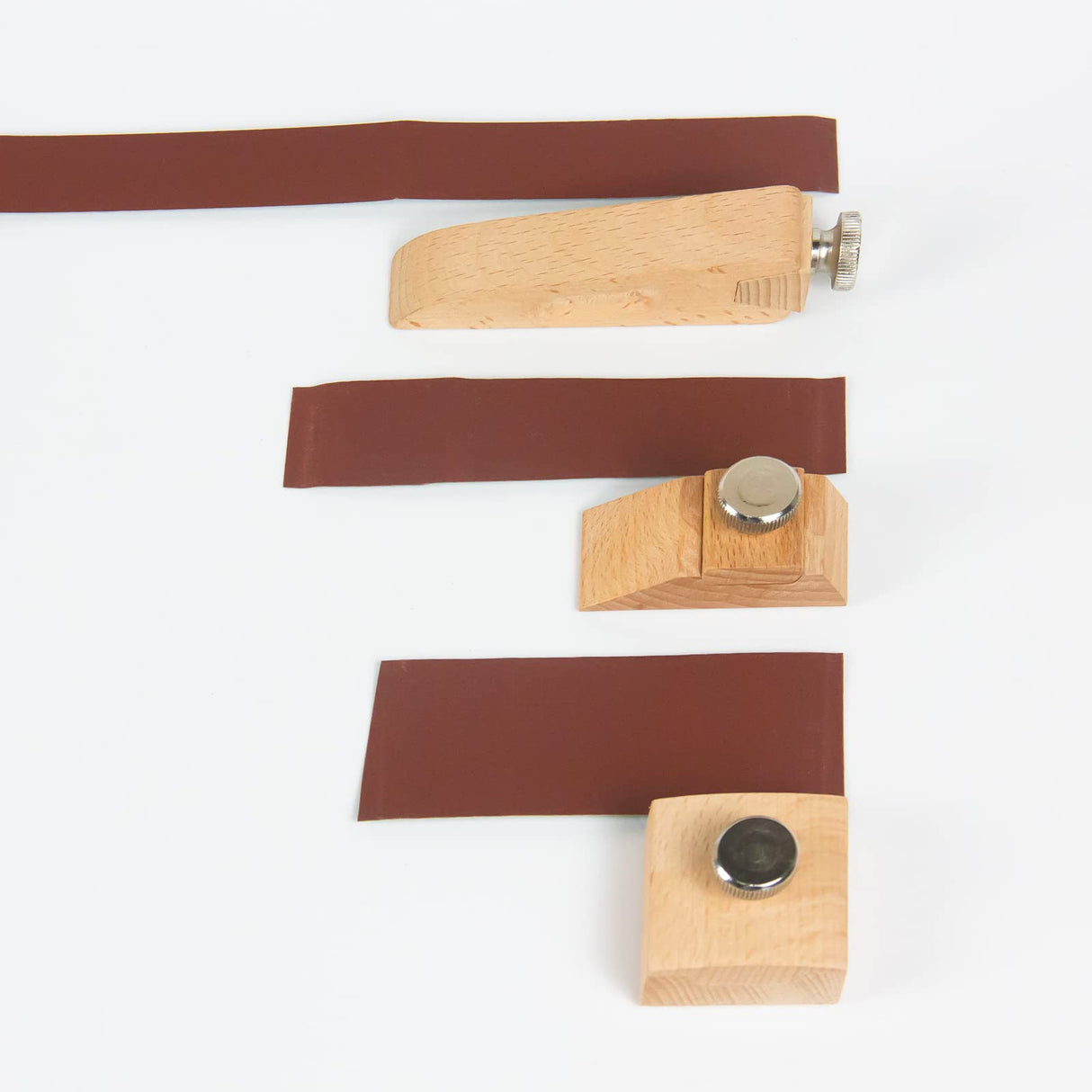 KVMORZE 3Pcs Wooden Sandpaper Block Set, Square Bevel Wedge Hand Sanding Block, Handmade Leather Edge Grinding Polishing Tool for DIY Leather Craft KVMORZE