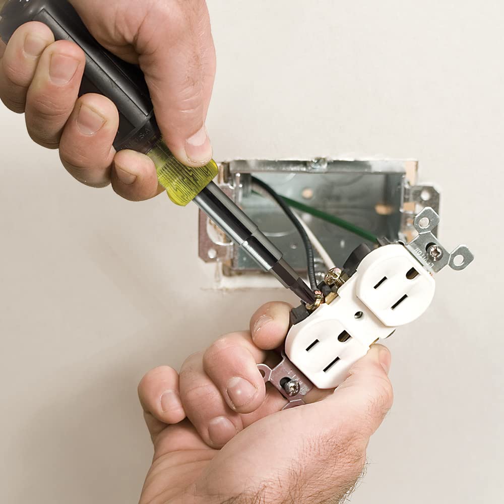 Klein Tools 32500 11-in-1 Screwdriver / Nut Driver Set, 8 Bits (Phillips, Slotted, Torx, Square), 3 Nut Driver Sizes, Cushion Grip Handle Klein Tools