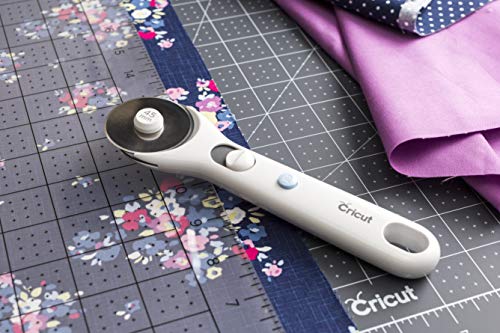 Cricut Rotary Cutter - Rotary Cutter for Fabric, Sewing and Quilting Projects - Compatible For Both Right- and Left-Handed Use - [45mm] Cricut