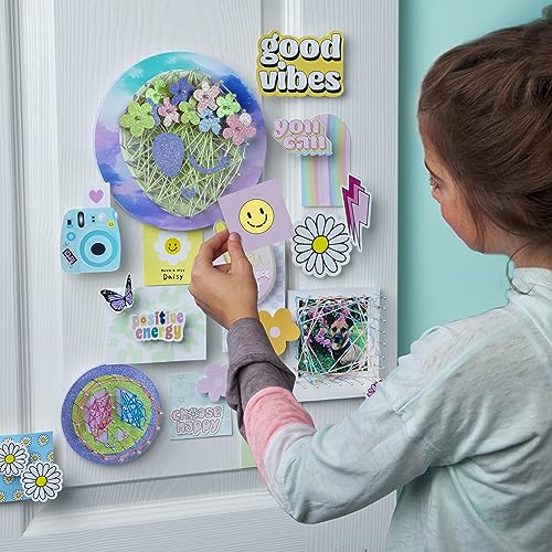 Craft-Tastic - Wall Collage String Art - DIY Custom Room Décor Craft Kit - Decorative Prints Paint-Safe Tape - for Tweens and Teens Ages 10 and Up PlayMonster