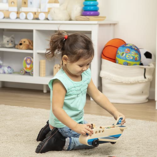 Melissa & Doug Wooden Airplane Play Set With 4 Play Figures and 4 Suitcases - Toy Airplane For Toddlers, Classic Wooden Toys For Kids Melissa & Doug