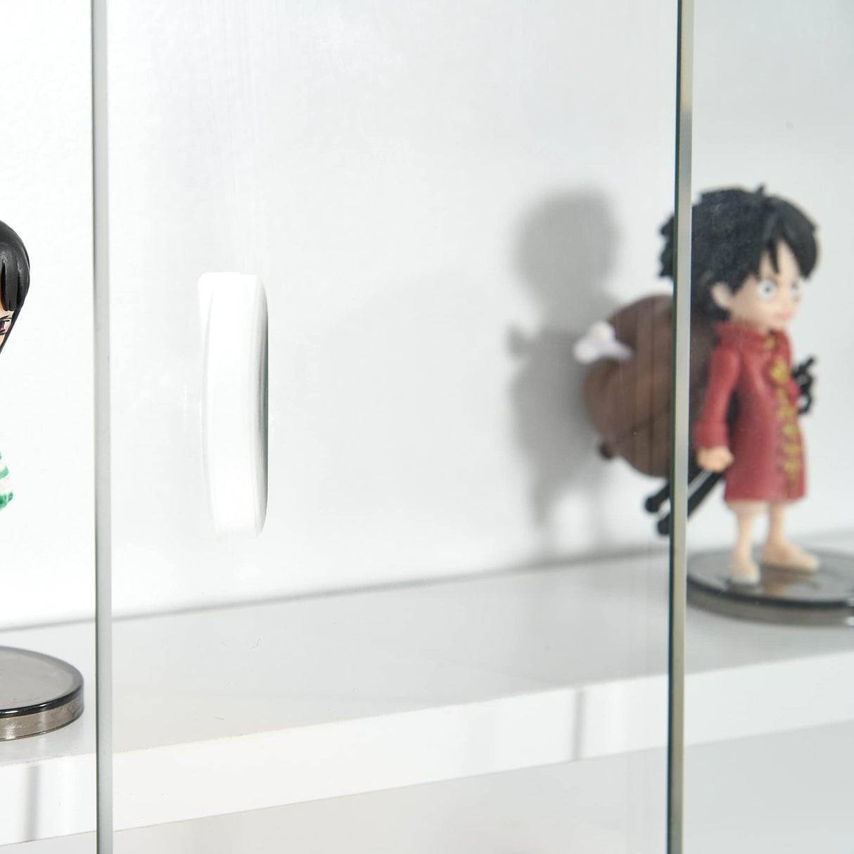 HOMCOM 5-Tier Display Cabinet, Glass Display Case with 2 Doors and Adjustable Shelves, Wall-Mounted, White HOMCOM