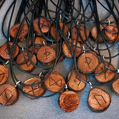 Runes Stencils for Painting on Wood Stones Reusable Celtic Border Ancient Alphabet Viking Symbol Stencils for Crafts Canvas Furniture Wall Drawing yhslmh