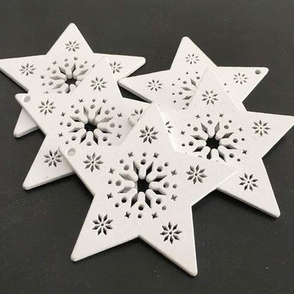 Amosfun 10pcs Christmas Wooden Star Cutouts Ornaments with Snowflakes Christmas Wood Hanging Pendants Decoration for Holiday Festival Wedding Party