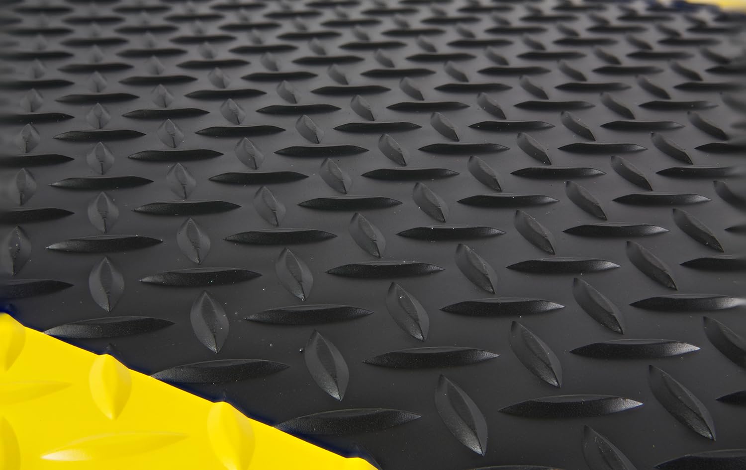 Wearwell UltraSoft Diamond-Plate SpongeCote Mat - Black/Yellow. Anti-Fatigue Workstation Mat. 3' W x 5' L x 15/16" Thickness. Nitricell Sponge. Wearwell