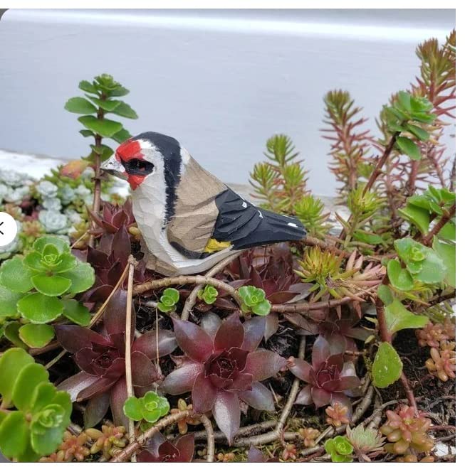 Selsela European Goldfinch Wood Finch Bird Figurine Miniature Garden Statue Carving Home Decor Sculpture Small Animal Selsela