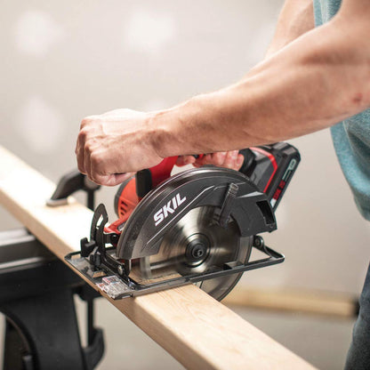 SKIL 20V 6-1/2 Inch Cordless Circular Saw Includes 2.0Ah PWR CORE 20 Lithium Battery and Charger - CR540602