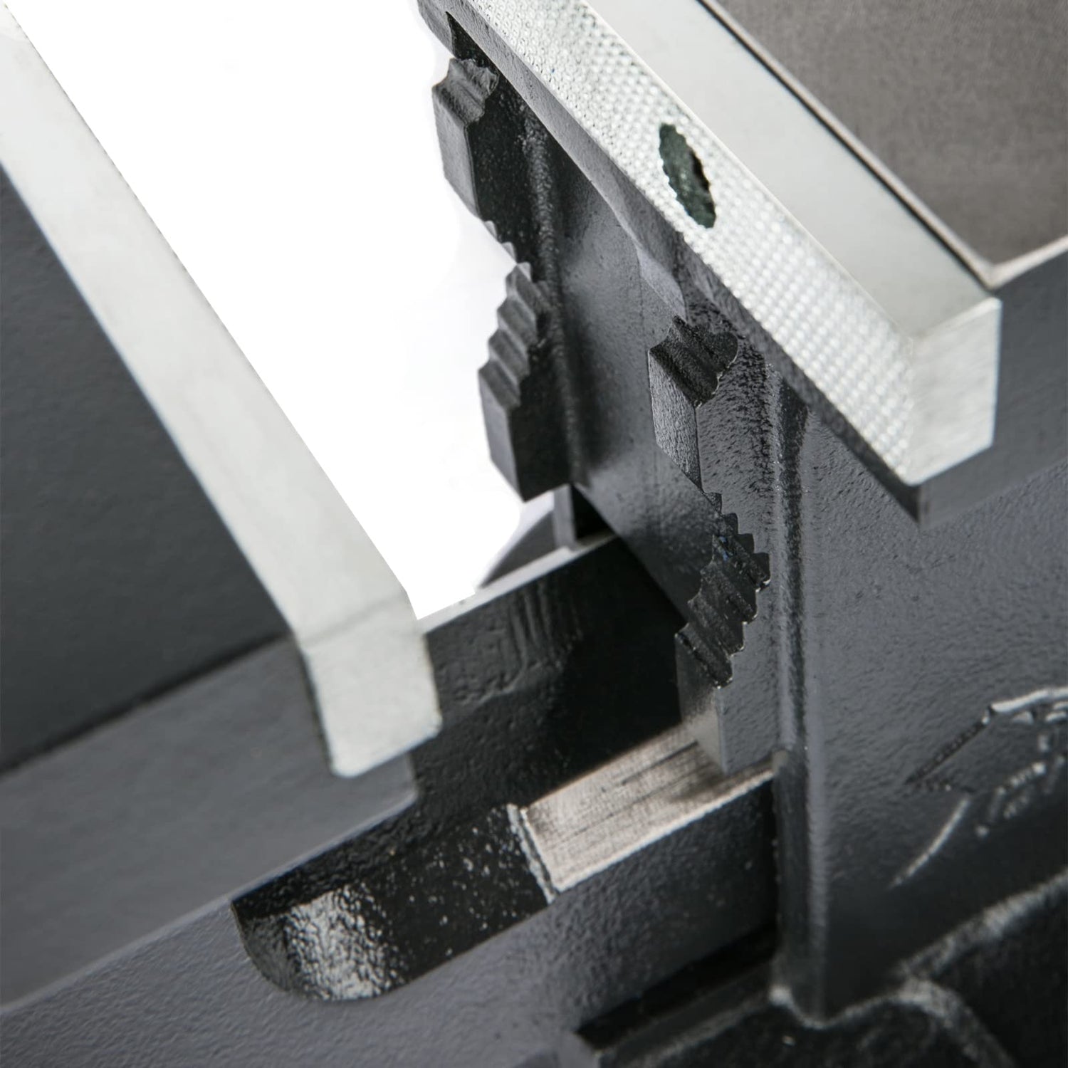 Forward 1705A 6-Inch Hitch Vise Truck Bench Vise Mount Trailer Fits 2" Hitch Receiver Forward