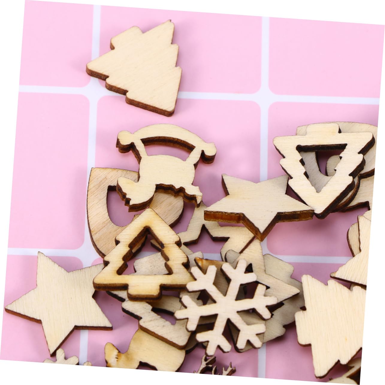 NOLITOY 200 Pcs Christmas Tree Wood Slice Rustic Christmas Decoration Holiday Wood Cutout Hang Tag Christmas Table Confetti Unfinished Wood Cutouts