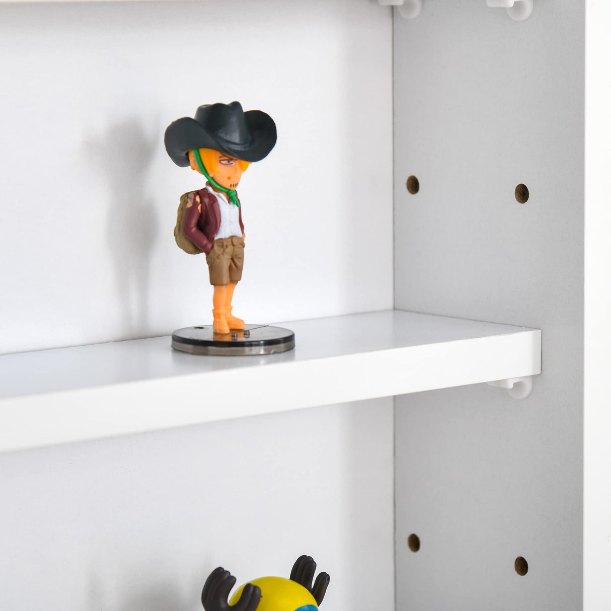 HOMCOM 5-Tier Display Cabinet, Glass Display Case with 2 Doors and Adjustable Shelves, Wall-Mounted, White HOMCOM