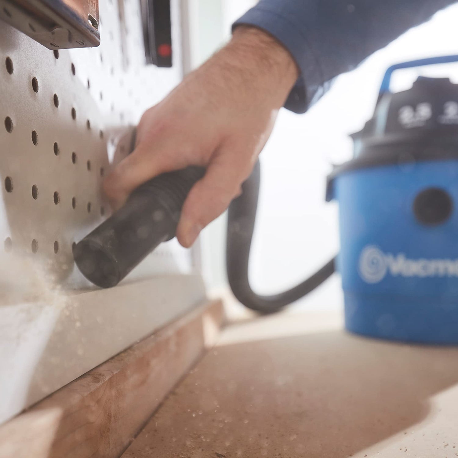 Vacmaster Portable Wall Mountable Wet/Dry Vac, 2.5 Gallon, 2 HP 1-1/4" Hose (VOM205P), Blue Vacmaster