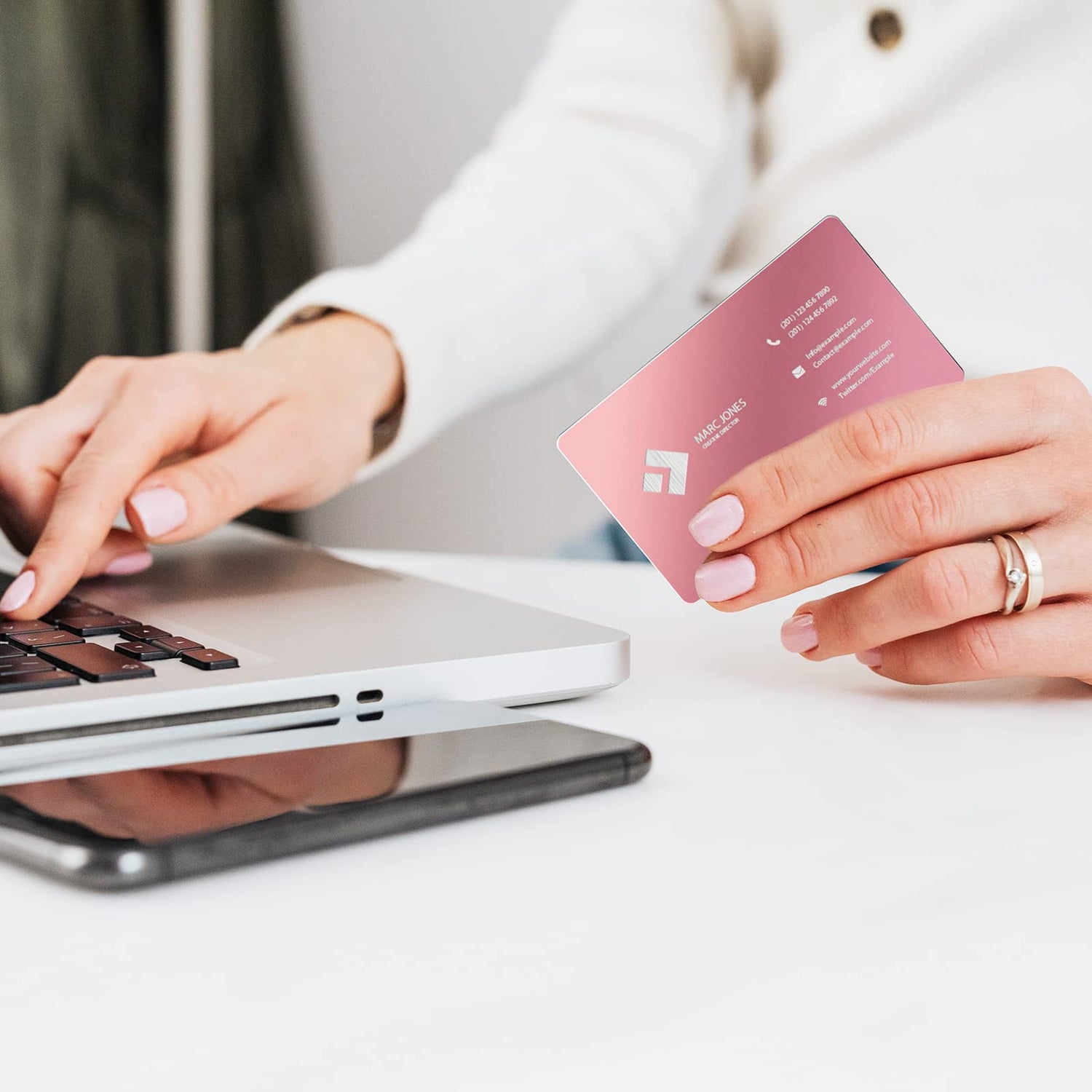 200 Pcs Metal Business Card Blanks, Colorful Aluminum Laser Engraving Blanks Multipurpose Metal Cards Laser Engraving DIY Cards for Circut, CNC, Blavvennt