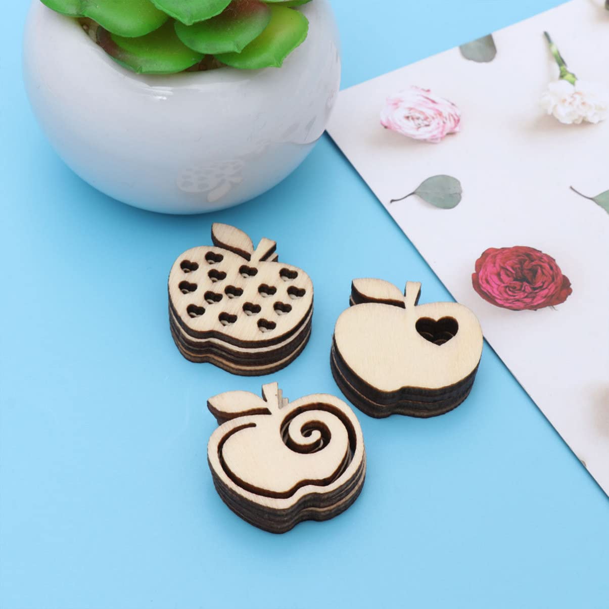 Amosfun 100pcs Wooden Apple Cutout Unfinished Mini Wood Apple Pieces Slice Centerpiece Embellishment for Xmas Wedding Birthday Table Decor DIY Craft Amosfun