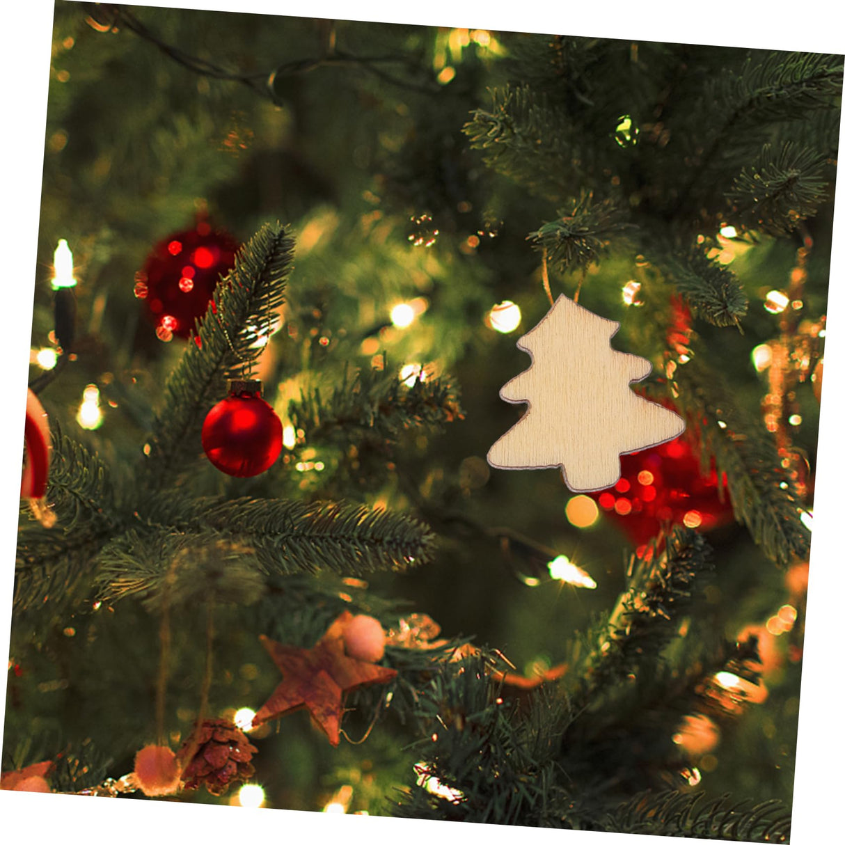 VOSAREA 300pcs Christmas Wood Chips Miniature Christmas Ornaments Unfinished Snowflake Cutout Jingle Bell Wood Cutout Unfinished Hanging Ornament VOSAREA