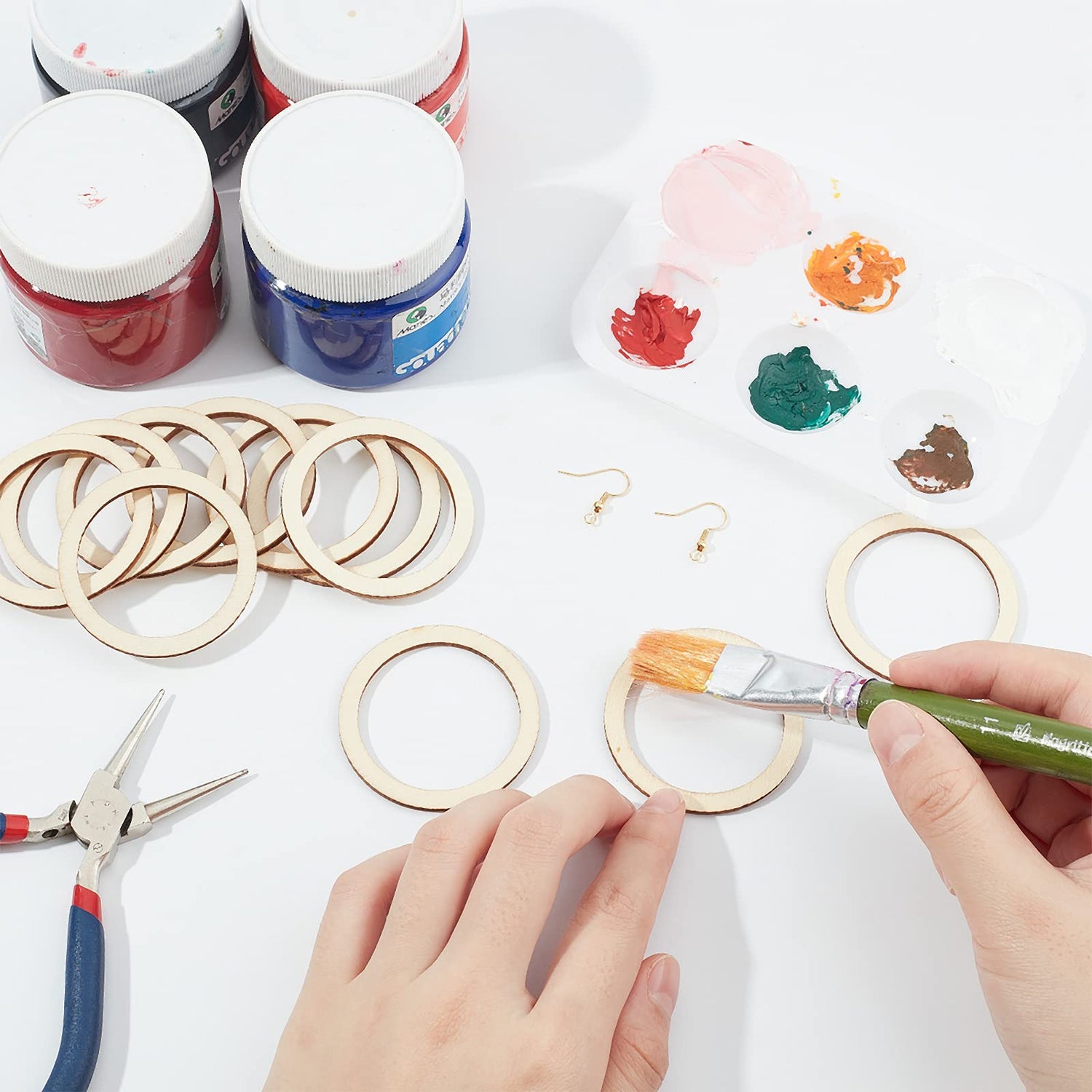 NBEADS 100 Pcs 1.96"/5cm Unfinished Wood Pieces Rings Shape, Circle Ornaments, Blank Wooden Slices for Christmas Painting, Pyrography, Home Decor NBEADS