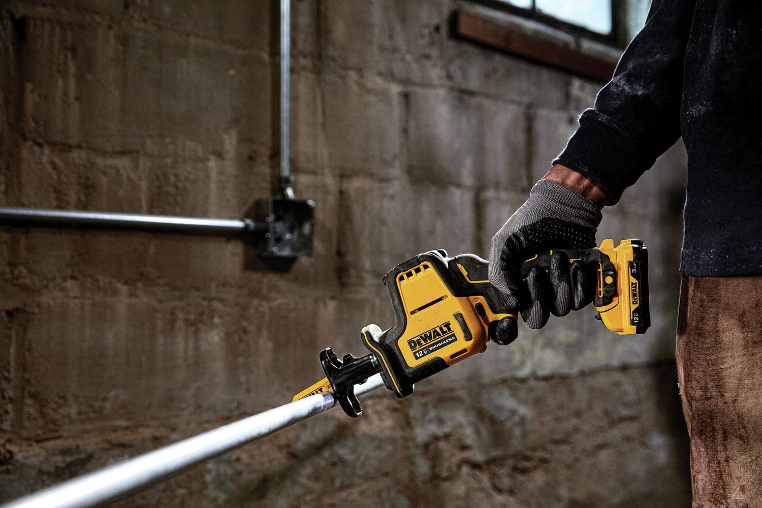 DEWALT XTREME 12V MAX* Reciprocating Saw, One-Handed, Cordless Kit (DCS312G1) DEWALT