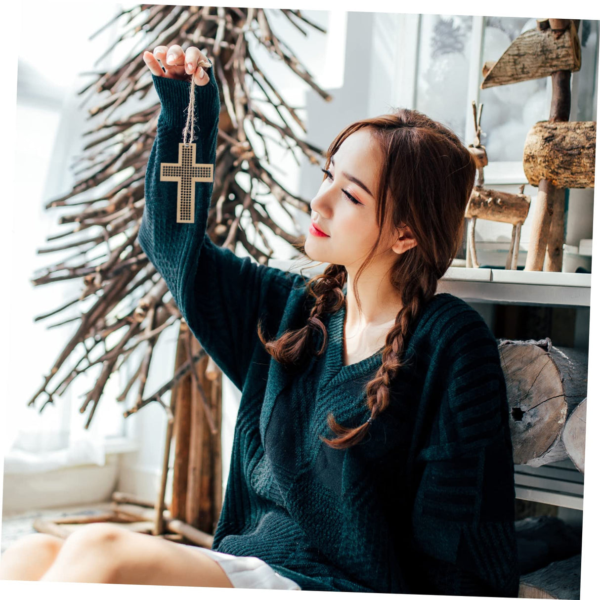 COHEALI 10 Pcs Cross Stitch Wood Pieces Necklace Kit Natural Wood Slices Pendant Necklace Locket Small Embroidery Hoops DIY Cross Stitch Chip COHEALI