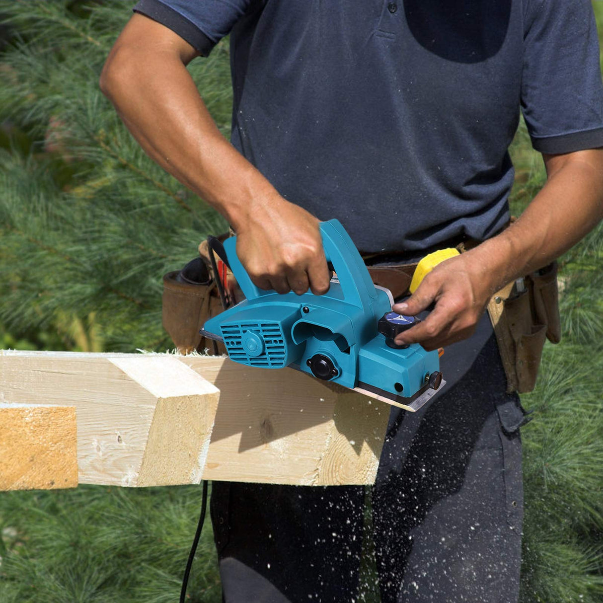 Electric Wood Planer Hand Held, 3-1/4-inch 600W 6-Amp 13000-16000Rpm Powerful Portable Woodworking Electric Planer with Adjustable Cut Depth for Wood Liusin