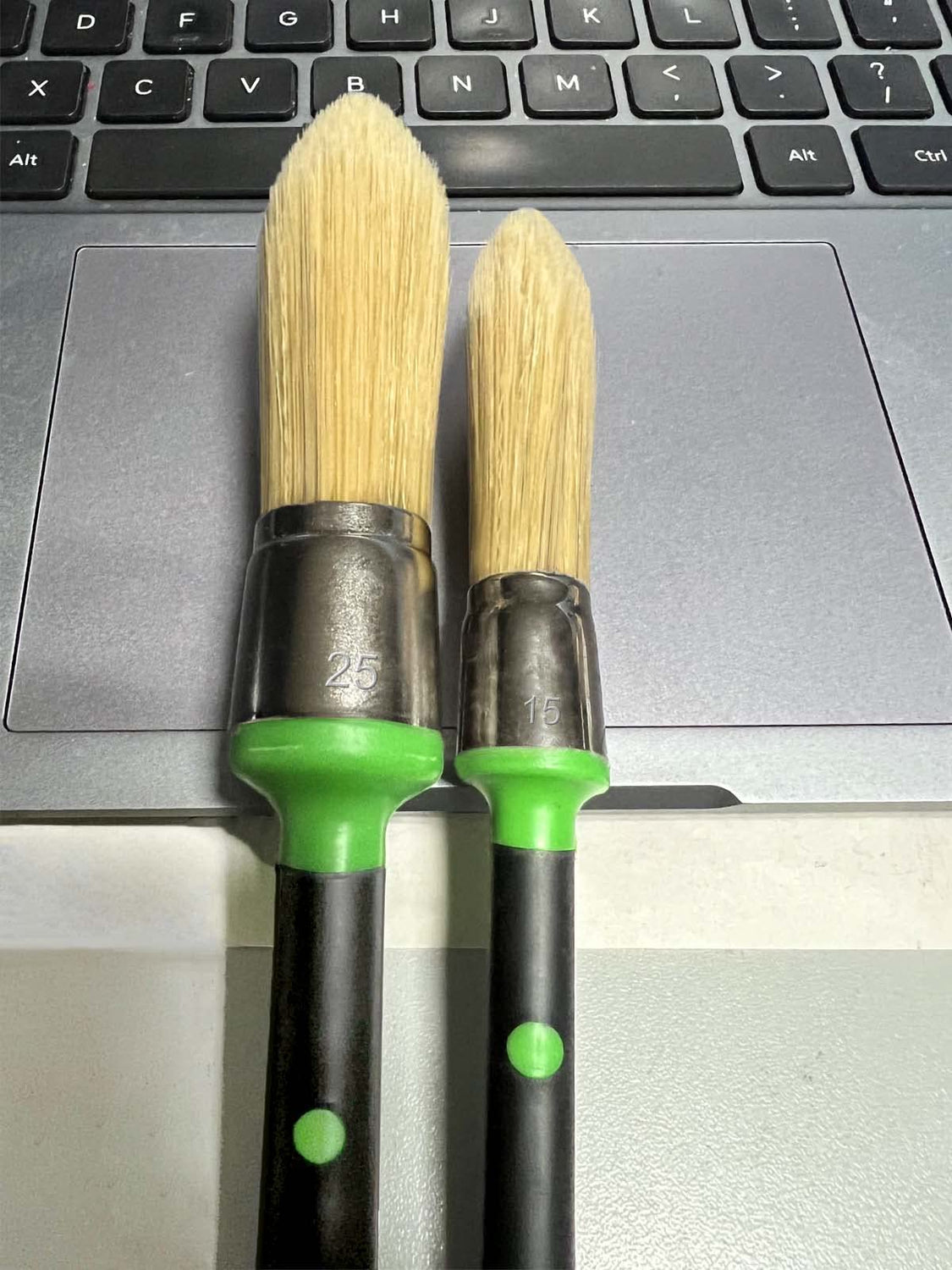 Magimate Small Paint Brushes for Touch Ups, Trim Stain Brushes for Sash, Baseboards, House Wall Corners and Art Application, Multi-Pack of 2 Sizes: Magimate