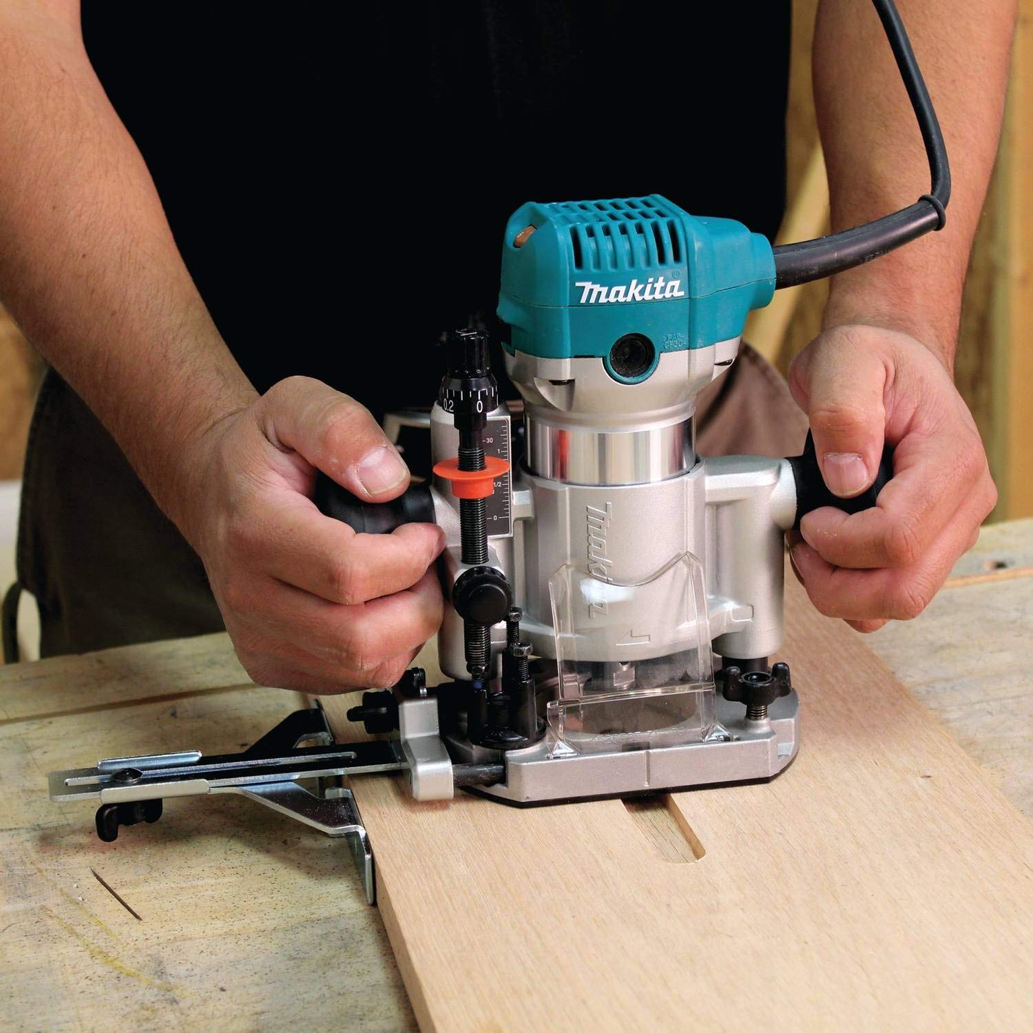 Makita RT0701CX7 1-1/4 HP* Compact Router Kit - WoodArtSupply