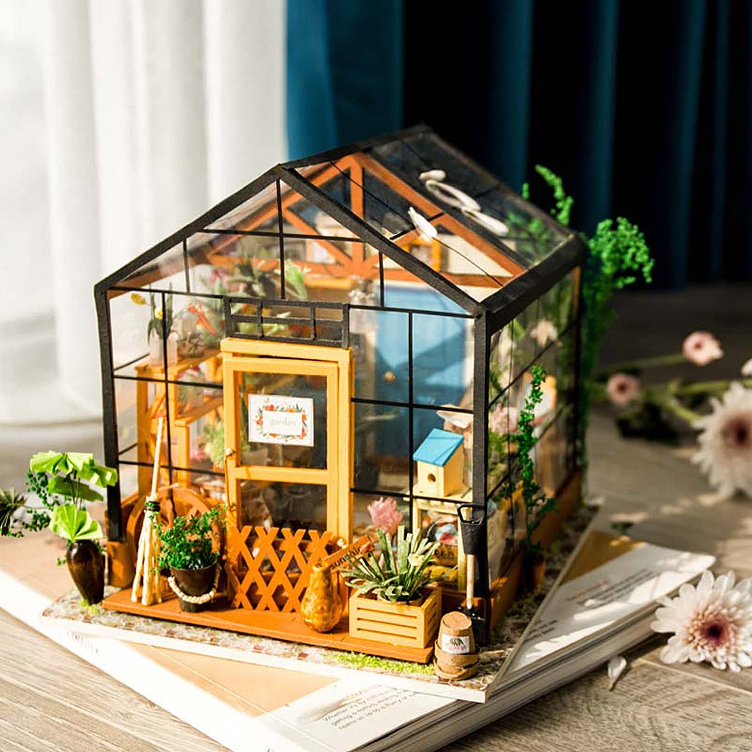 Rolife DIY Dollhouse Room Kit-Handmade Diorama Home Decoration-Miniature Model to Build-Christmas Birthday Gifts for Boys Girls Women Friends Rolife