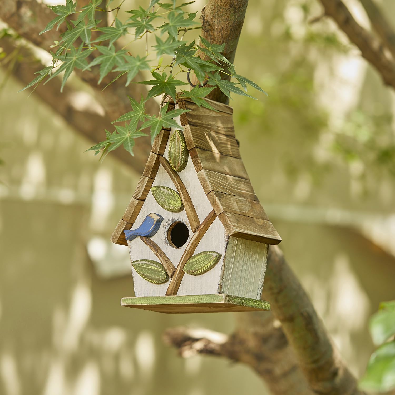 Glitzhome 9.5" H Garden Hanging Bird House Distressed Solid Wood Decorative Birdhouse with Natural Wood Pallet Roof and 3D Tree for Outdoors,Washed glitzhome