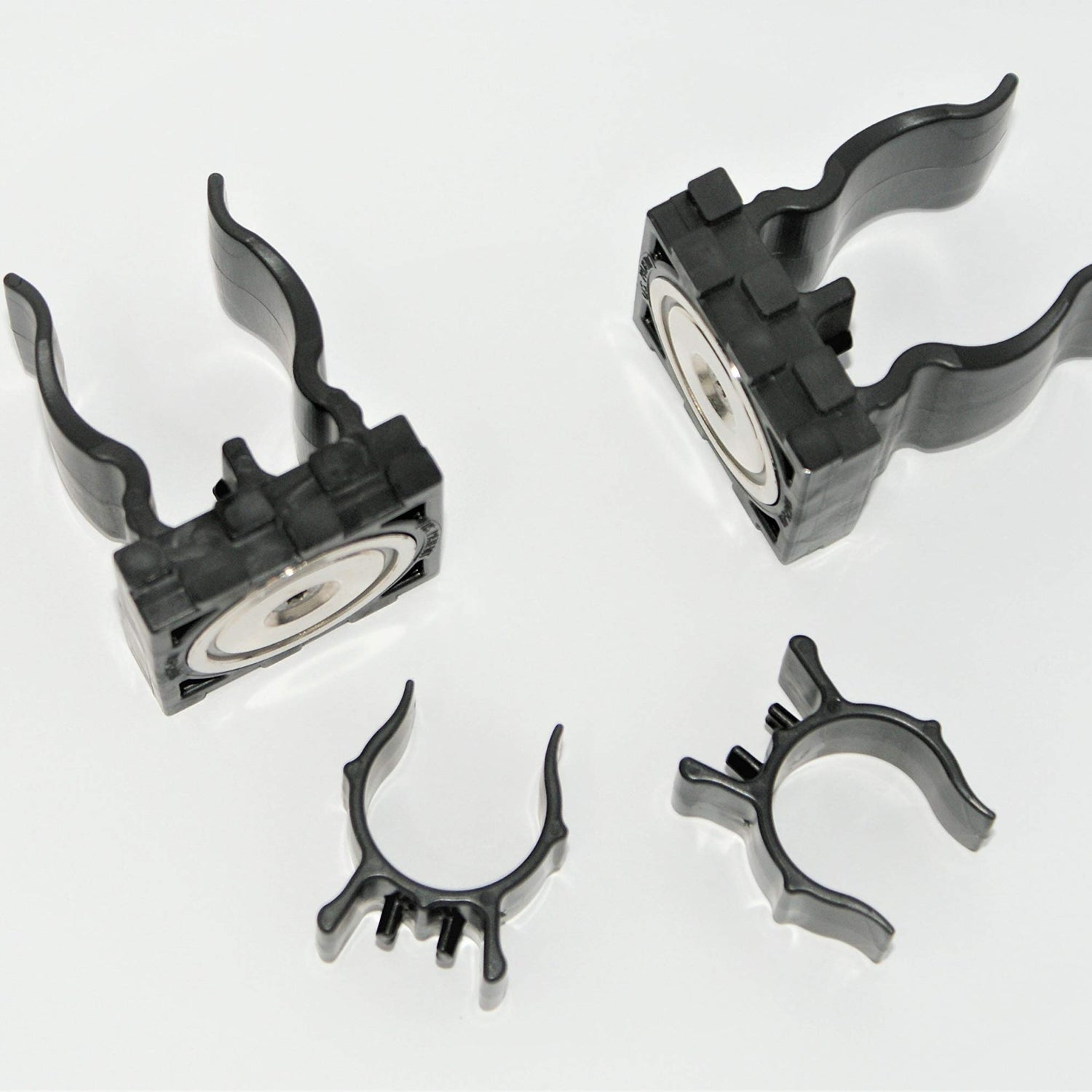 Landscapers Clip. A Magnetic Tool Holder for Yard Tools, Hand Tools, Shovel, Rake and More MTM