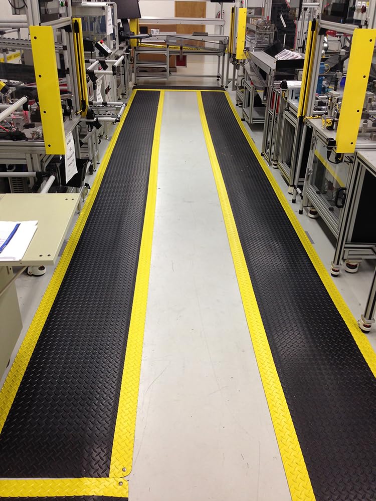 Wearwell UltraSoft Diamond-Plate SpongeCote Mat - Black/Yellow. Anti-Fatigue Workstation Mat. 3' W x 5' L x 15/16" Thickness. Nitricell Sponge. Wearwell