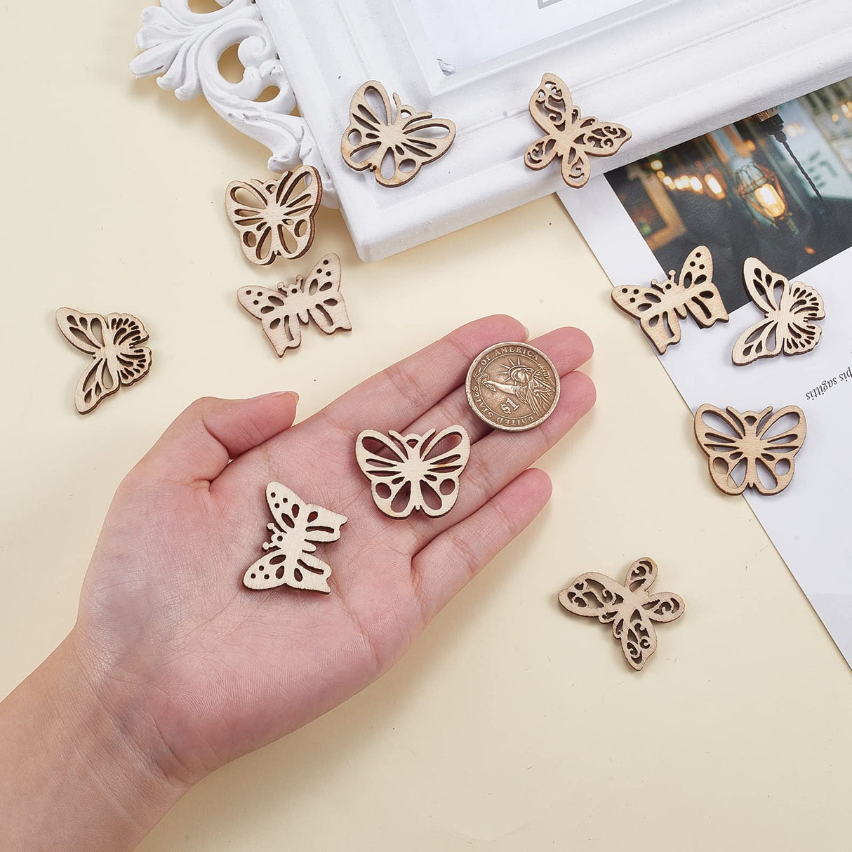 KitBeads 100pcs Random Butterfly Wooden Ornaments Butterfly Unfinished Wood Cutouts Slice Blank Wood Piece Embellishments for DIY Crafts KitBeads